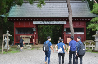 門
